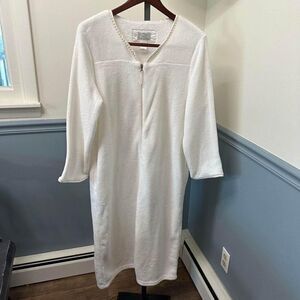 oscar de la renta white plush robe L/XL Satin Trim Full Zip
